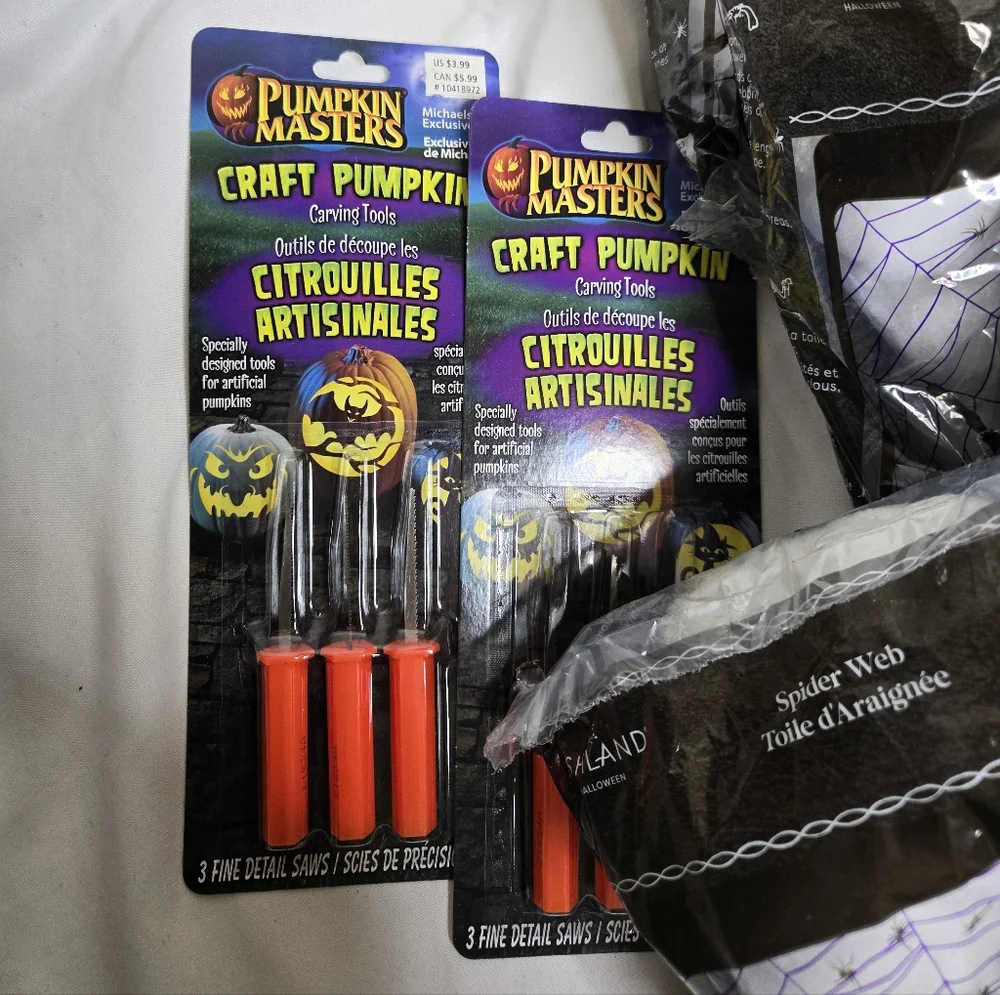 NEW Ashland Pumpkin Masters Halloween decor webs and pumpkin carving tools‎ lot
